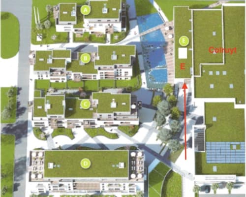 Le centre se trouve dans le bloc E, à côté de l'entrée de Colruyt.